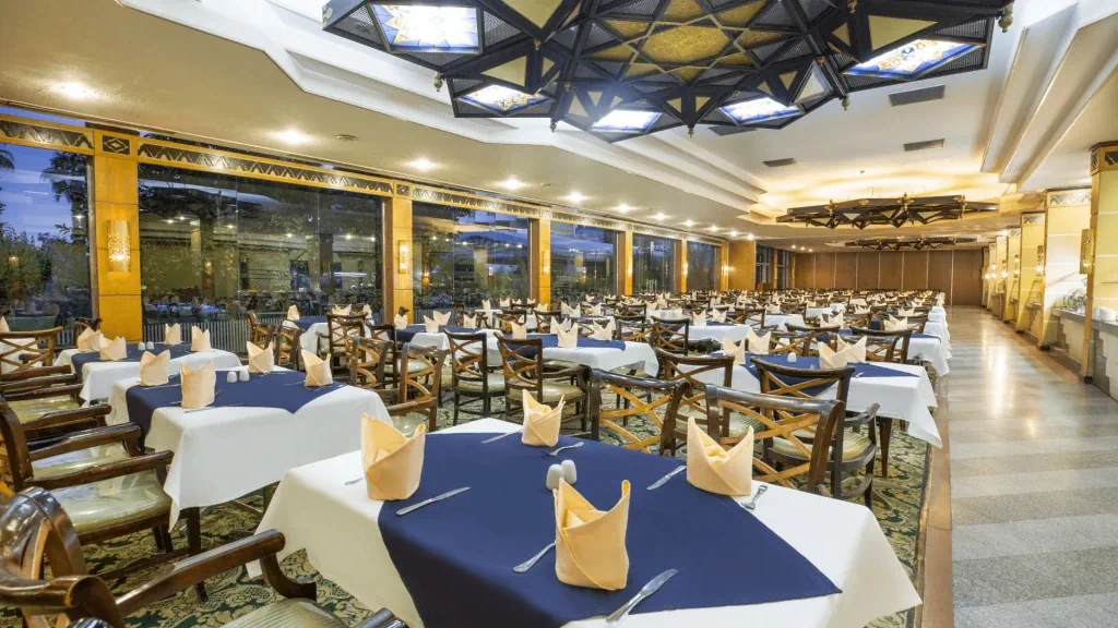 الفندق بيراميزا إيزيس الأقصر - الأقصر